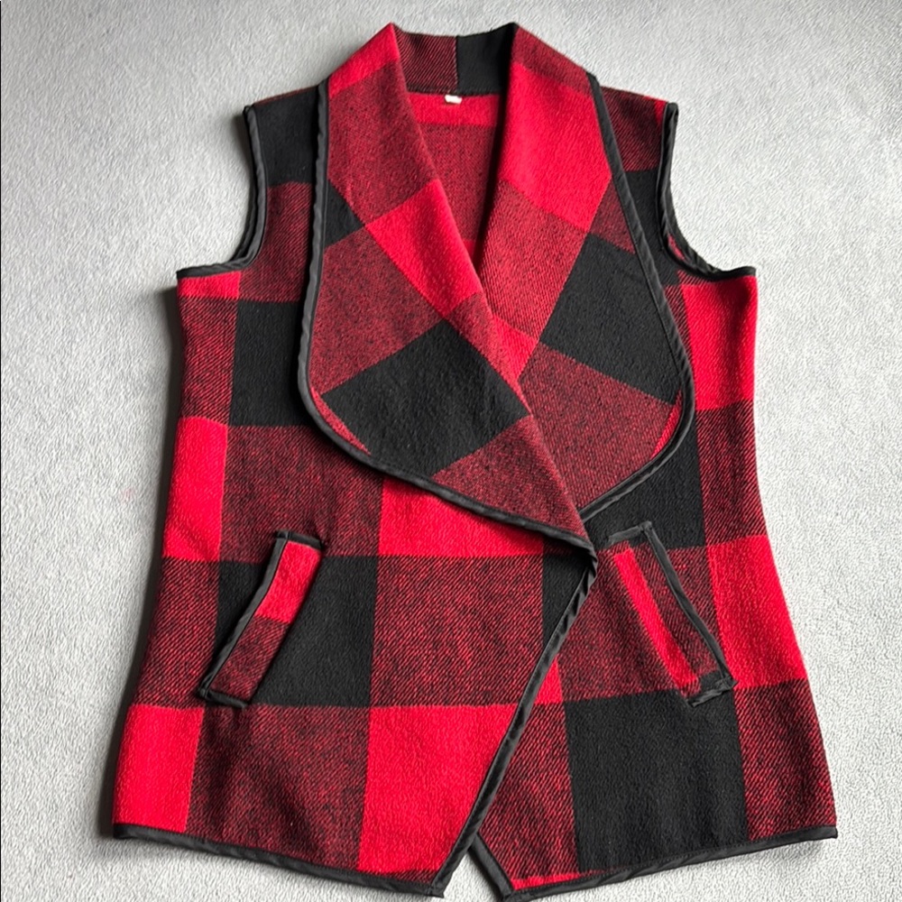 Women’s Buffalo Check Vest Red Black Plaid Sleeveless Open Front Lt Wt Cardigan